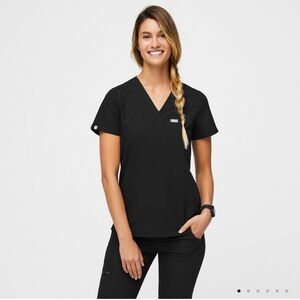 Catarina One-Pocket Scrub Top